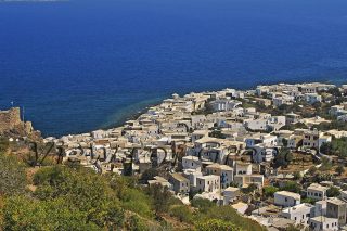 Γοητευτική και χαμηλών τόνων Νίσυρος