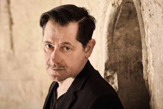 «Το θέατρο είναι πιο έξυπνο από όλους τους δραματουργούς»
