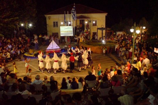 Ζωντανοί δεσμοί με τα χωριά
