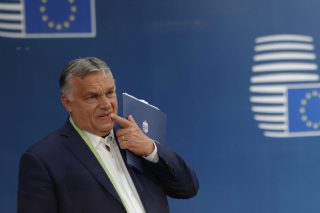 Ο Ορμπαν θύμισε… Χίτλερ και προκάλεσε παραιτήσεις