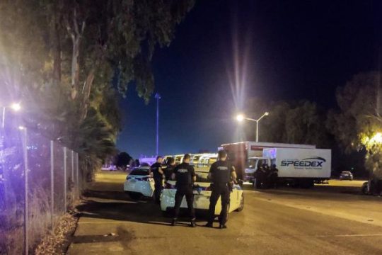 Στον εισαγγελέα ο άνδρας που παρέμενε οπλισμένος επί ώρες στην Πάτρα