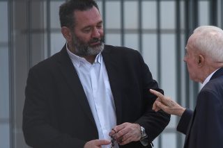 Απόπειρα διάσωσης της Χρυσής Αυγής μέσω… Λιγνάδη