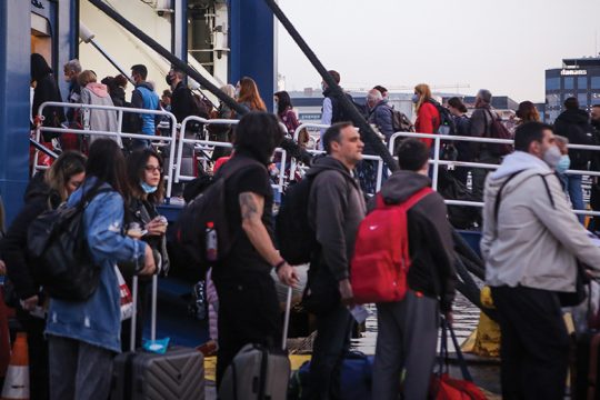«Τρύπα» στην τουριστική εποποιία