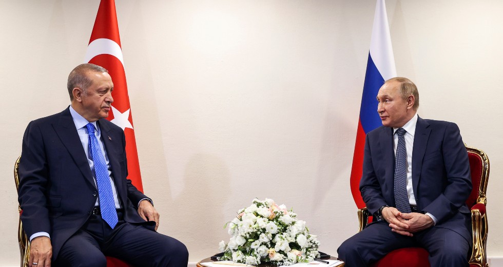 «Παζάρια» Πούτιν-Ερντογάν για τα ουκρανικά σιτηρά, «φρένο» στην εισβολή στη Συρία