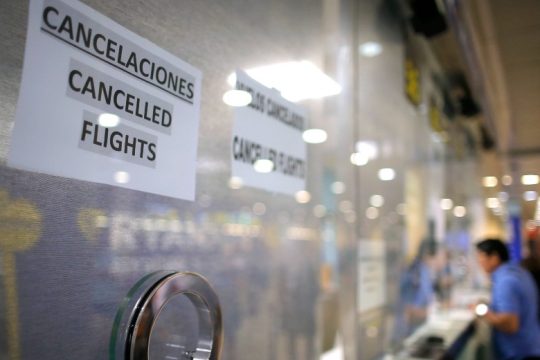 Τα πληρώματα της Ryanair στην Ισπανία προχωρούν σε 12 ημέρες απεργίας