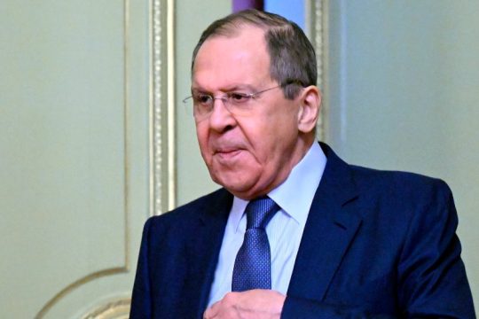 Η Ρωσία «ανακατεύει ξανά την τράπουλα» στο Ουκρανικό