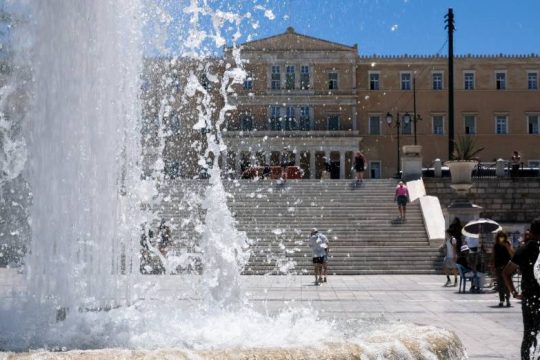 Υψηλές θερμοκρασίες, τοπικές καταιγίδες και μποφόρ