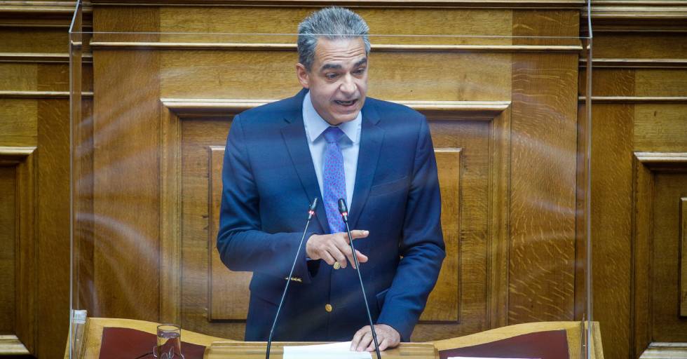 Επικίνδυνoς «μύλος» από τον Συρίγο με λάσπη στον «μύθο» του Πολυτεχνείου