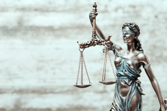 Για ποια «Δικαιοσύνη» μιλάμε; Από τη Novartis, στον Κορκονέα, στον Λιγνάδη.. ένας δρόμος