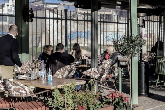 Επισιτισμός: Ζητούν να αποσυρθεί η εγκύκλιος που καταστρατηγεί την κλαδική σύμβαση