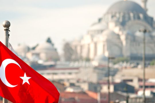 Η στήριξή μας στον τουρκικό επεκτατισμό δεν εξαιρεί την Ελλάδα από υποψήφιο θύμα