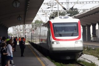 «Τρένο» πάει η σύμβαση των 930 εκατ. ευρώ