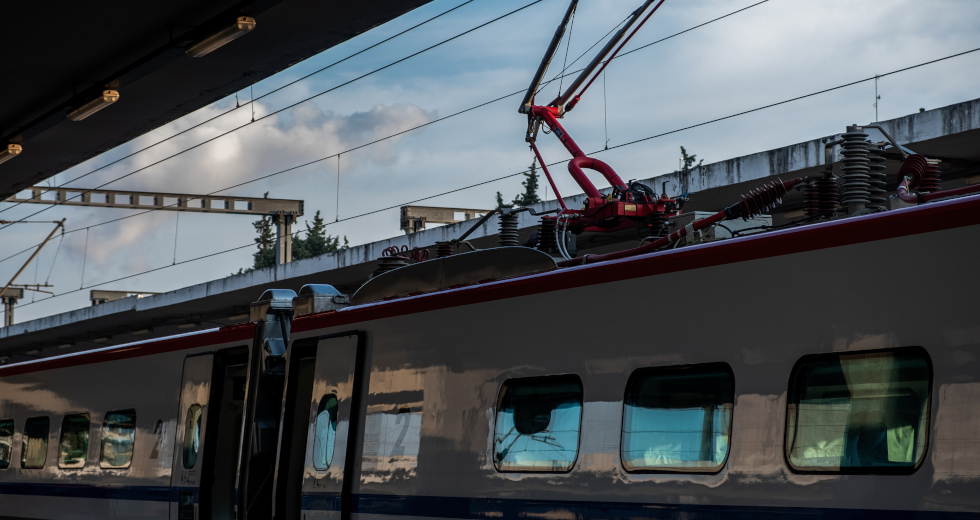 «Μπαλάκι» οι ευθύνες για το μπάχαλο στα τρένα και αυτεπάγγελτη έρευνα