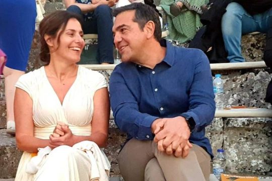 Στην Επίδαυρο ο Τσίπρας μία μέρα μετά τον αγώνα των εργαζομένων σε Εθνικό και ΚΘΒΕ