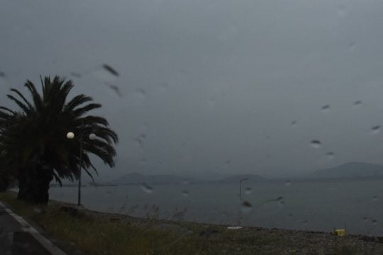 Βροχές, καταιγίδες και πτώση της θερμοκρασίας