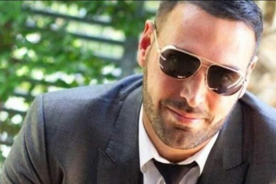 Φαιδρές υπεκφυγές Αδωνη για τη χρυσή πολιτογράφηση
