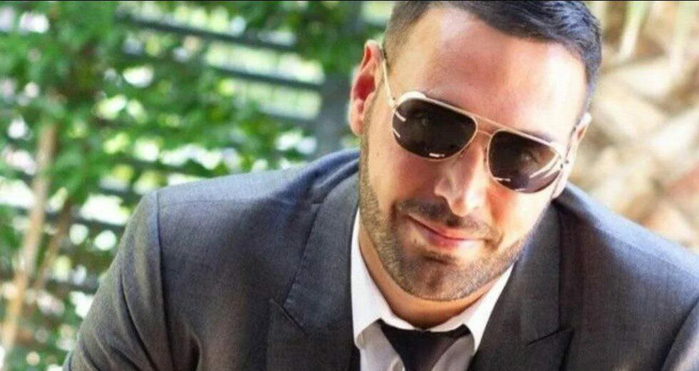 Φαιδρές υπεκφυγές Αδωνη για τη χρυσή πολιτογράφηση