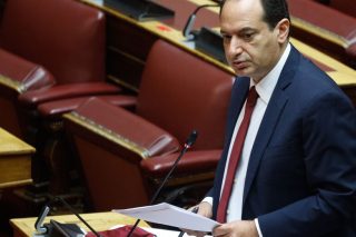 «Ο κατήφορος της κυβέρνησης δεν έχει προηγούμενο»