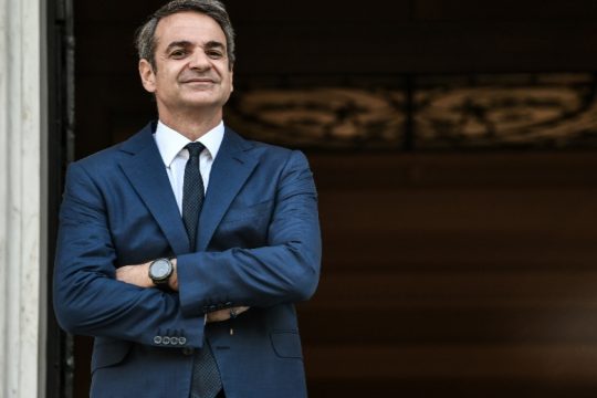Ένας άσχετος πρωθυπουργός και μία άσχετη κυβέρνηση
