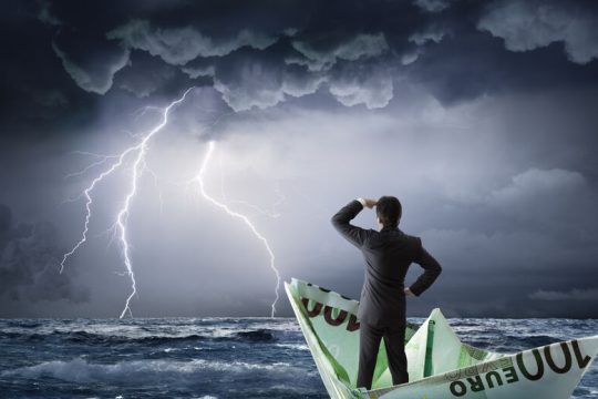 Υφεση και πληθωρισμός… έσονται εις σάρκα μίαν!