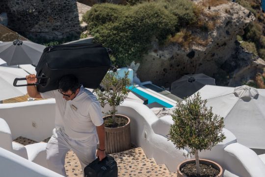 Απογείωση τζίρων σε καταλύματα και εστίαση