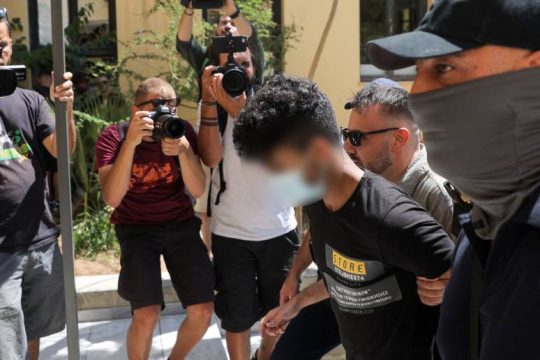 Προθεσμία για αύριο πήρε ο γυναικοκτόνος της 17χρονης στο Περιστέρι 