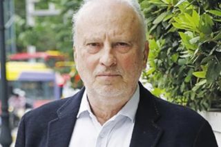 Τραγουδούσε για τους νέους και… για τη Ν.Δ.