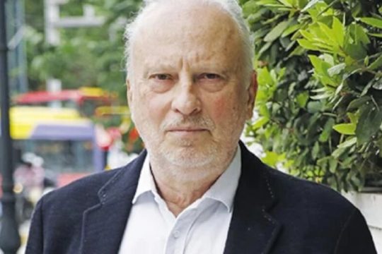 Τραγουδούσε για τους νέους και… για τη Ν.Δ.