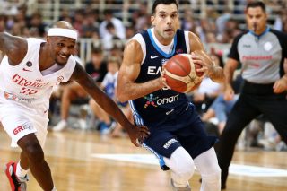 Πήρε μπρος κι ο Σλούκας