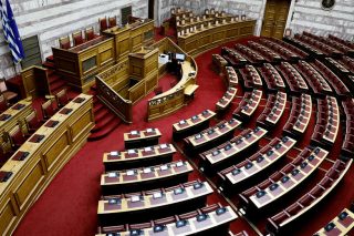 Η κυβέρνηση θολώνει το τοπίο της δυστοπίας