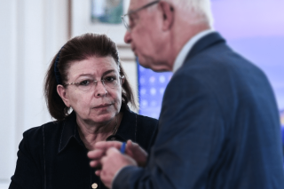 Οι «μουλωχτές» ειδήσεις του Αυγούστου