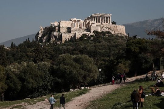 Το Στρατηγικό Σχέδιο Επεμβάσεων για τα τείχη της Ακρόπολης ζητούν 32 βουλευτές του ΣΥΡΙΖΑ-Π.Σ.