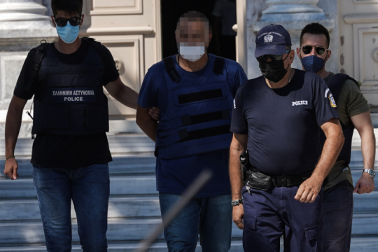 Χωρίς δικηγόρο ο αστυνομικός που κατηγορείται για τον βιασμό ανήλικης – Πήρε προθεσμία