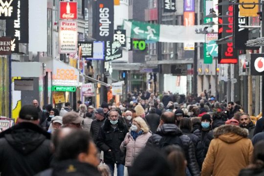Ιστορική πτώση στο λιανεμπόριο στη Γερμανία εξαιτίας του πληθωρισμού