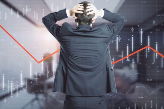Σε αυξήσεις των επιτοκίων προχωρά και η Ινδία