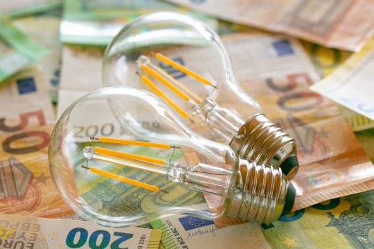 Ρήγματα στην ενεργειακή εξουσία