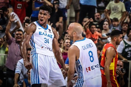Φιλική νίκη κόντρα στην Ισπανία με σόου Αντετοκούνμπο