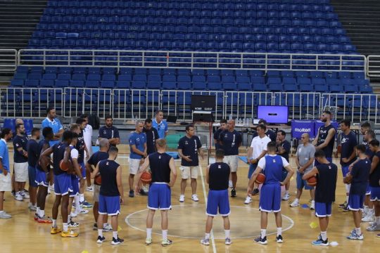 «Πρώτη» με χαμόγελα και ελπίδες
