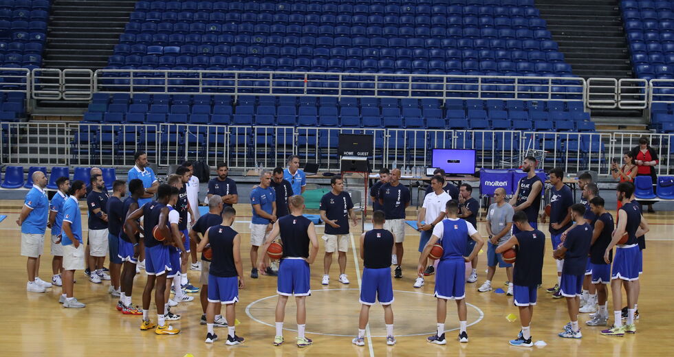 «Πρώτη» με χαμόγελα και ελπίδες