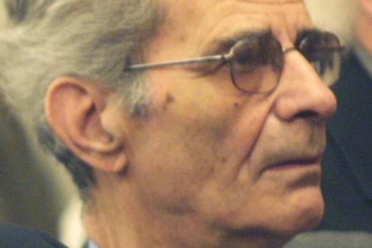 Το ΚΚΕ καταδικάζει τον βανδαλισμό επιγραφής του Γρηγόρη Φαράκου