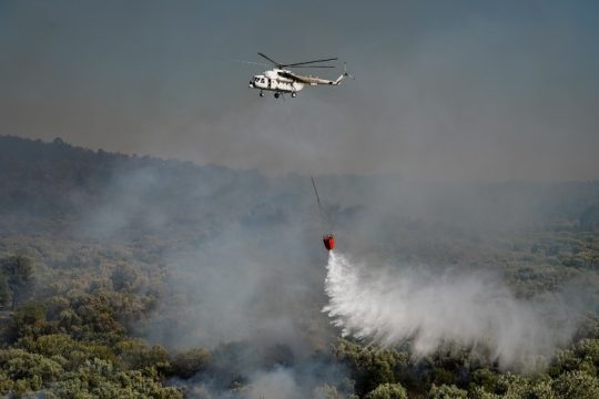 Φωτιά σε δύσβατη περιοχή στο Σέλινο Χανίων