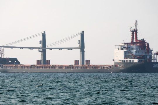 Πλοία με καλαμπόκι και ηλιόσπορους απέπλευσαν από τη Μαύρη Θάλασσα