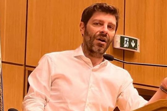 Στην Κρήτη ο Ν. Γιατρομανωλάκης – «Θα στηρίξω την ίδρυση σχολής Υφαντικής»