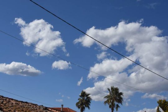 Λιακάδα και αυξημένες θερμοκρασίες τον Δεκαπενταύγουστο μετά την «Ψυχρή Λίμνη»