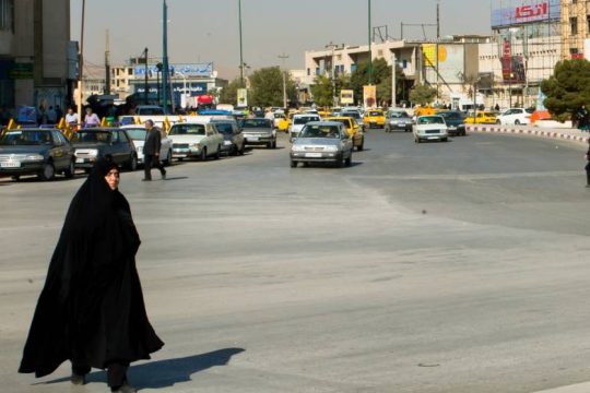 Οργή για συλλήψεις και «ομολογίες» γυναικών για «ακατάλληλα» ρούχα στο Ιράν