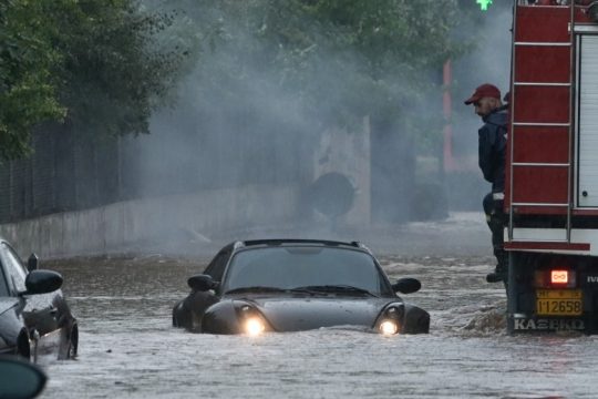 «Βούλιαξε» η χώρα – Πλήθος προβλημάτων και καταστροφών