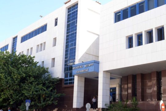 Για απόπειρα ανθρωποκτονίας ο 50χρονος που πέταξε οξύ στην πρώην σύζυγό του