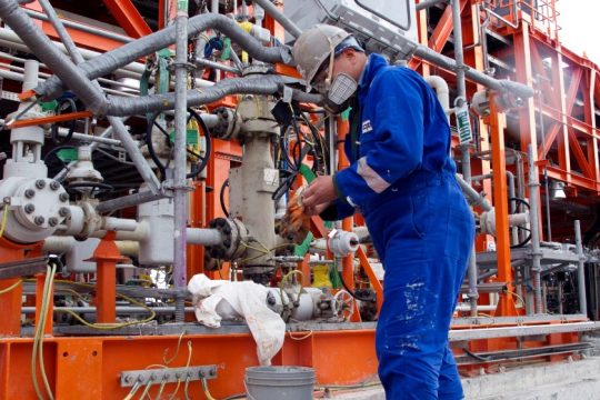 Reuters: Το Καζακστάν θα πουλά πετρέλαιο μέσω Αζερμπαϊτζάν για να παρακάμψει τη Ρωσία