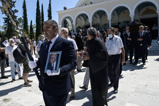 Το τελευταίο «αντίο» στον Διονύση Σιμόπουλο