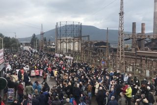 Η ΛΑΡΚΟ και οι μνηστήρες της